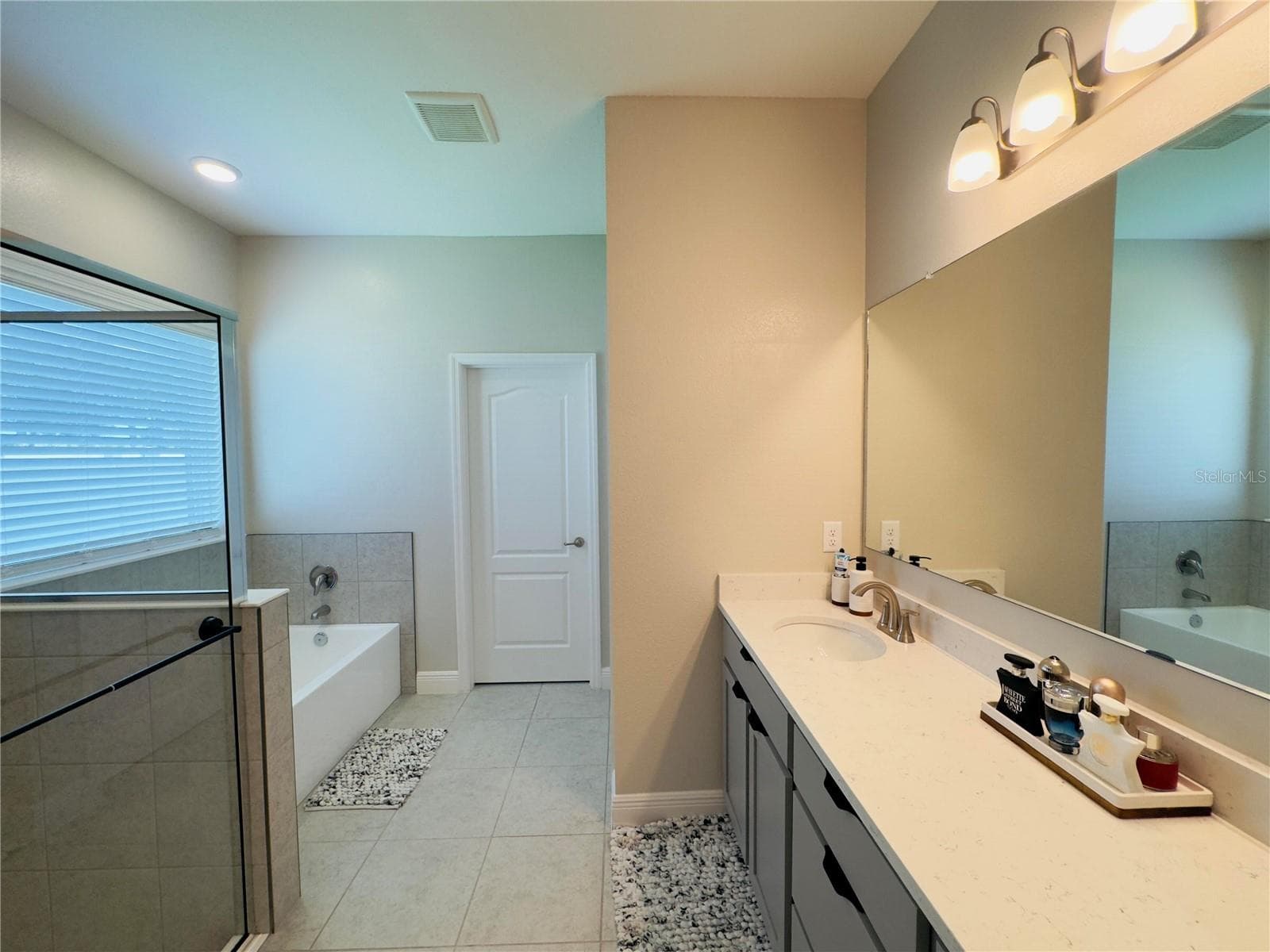 Single Family Residence at 11753 JUNE BRIAR LOOP, SAN ANTONIO, photo 18 of 35