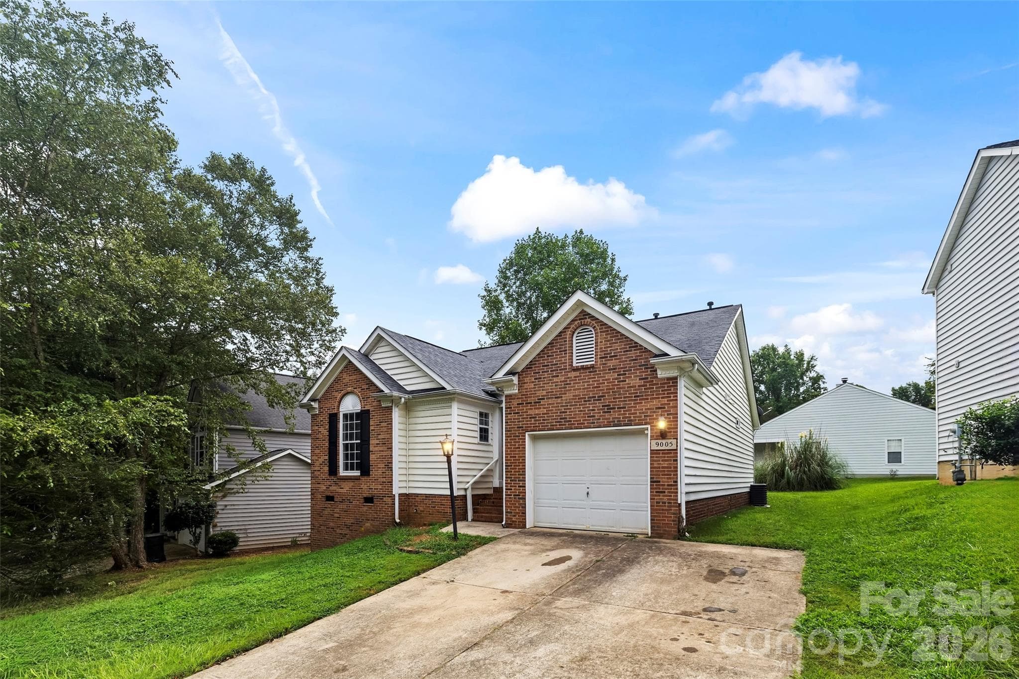 Single Family Residence at 9005 Little Hampton Place, Charlotte, photo 3 of 25
