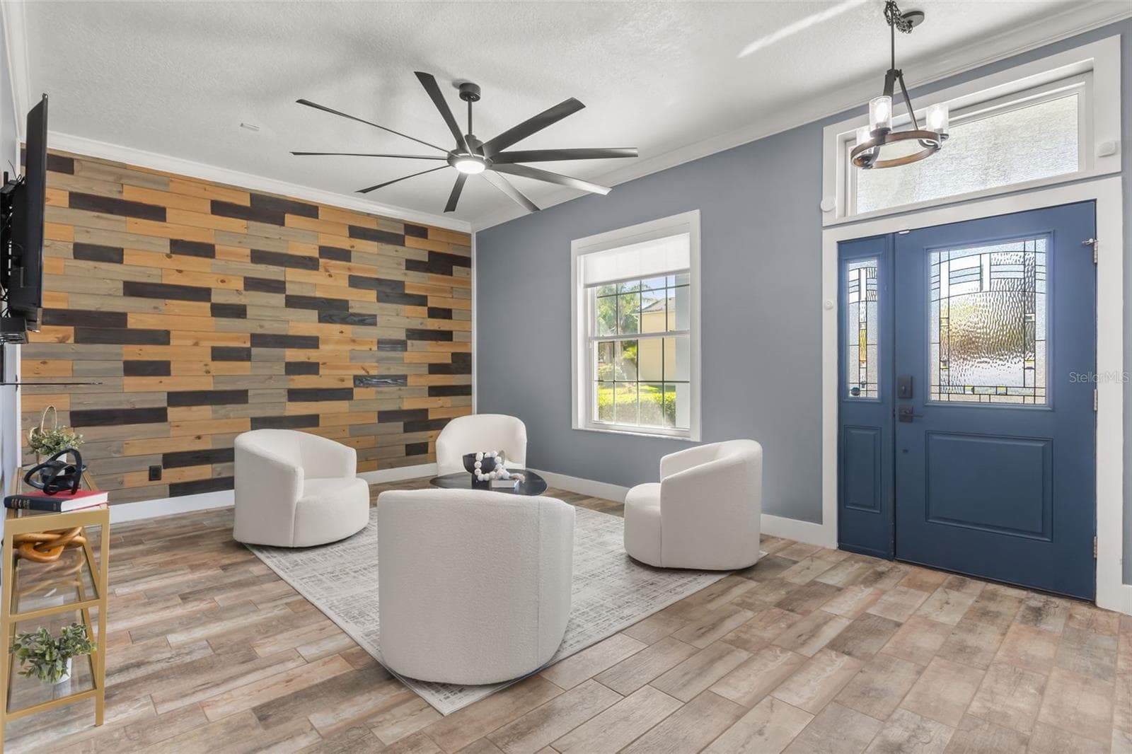 Windows have remote control automatic shades ~ - 5006 RISHLEY RUN WAY, MOUNT DORA