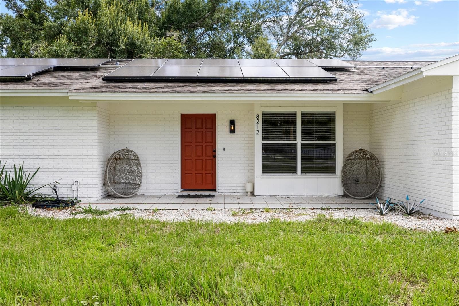 Single Family Residence at 8212 SUNNY VALE PL, TAMPA, photo 5 of 59