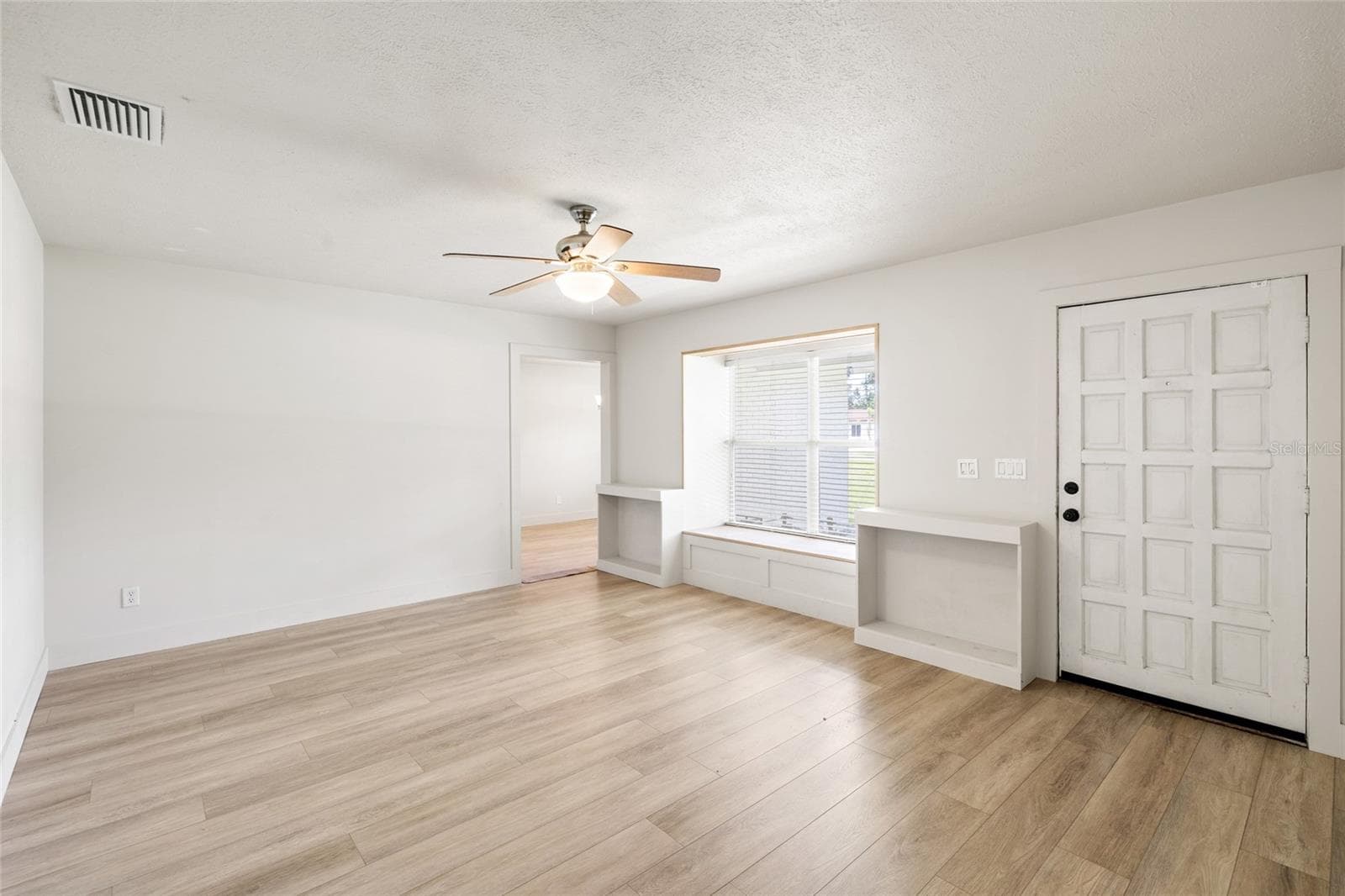 Single Family Residence at 8212 SUNNY VALE PL, TAMPA, photo 7 of 59
