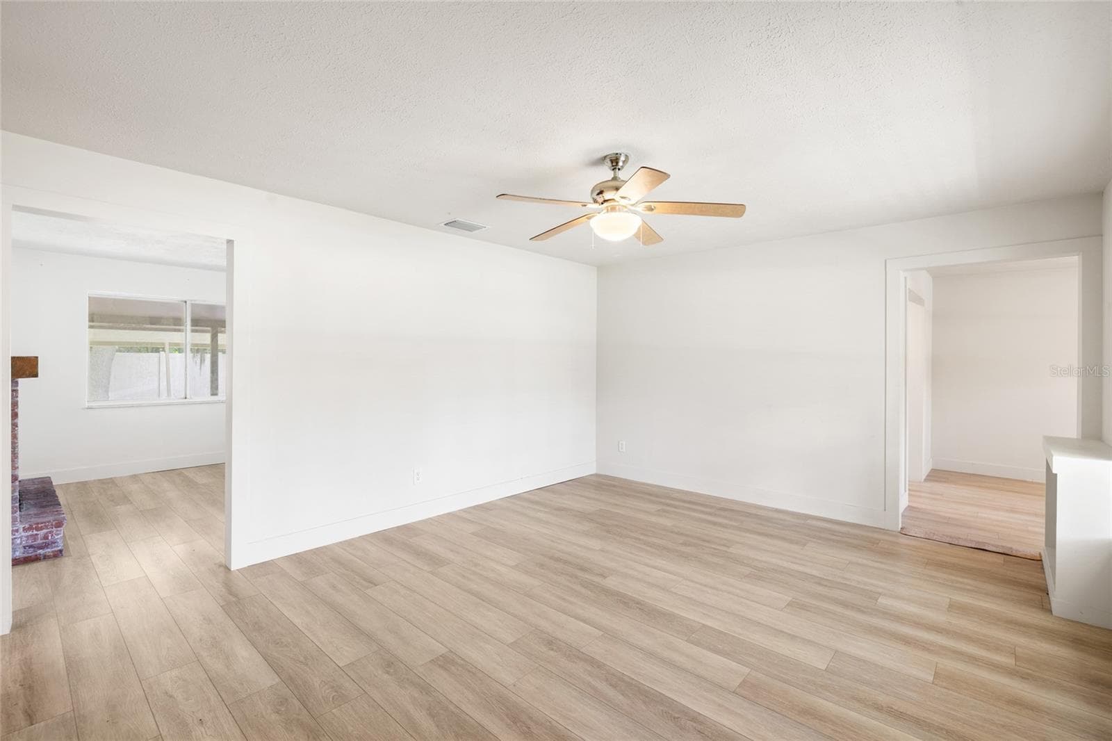 Single Family Residence at 8212 SUNNY VALE PL, TAMPA, photo 10 of 59