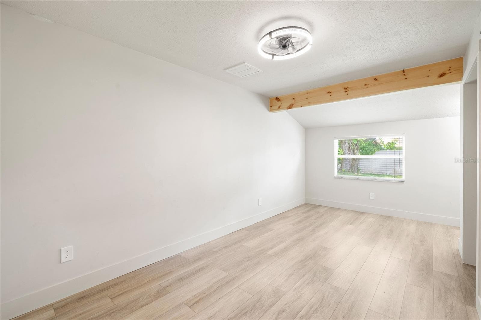 Single Family Residence at 8212 SUNNY VALE PL, TAMPA, photo 25 of 59