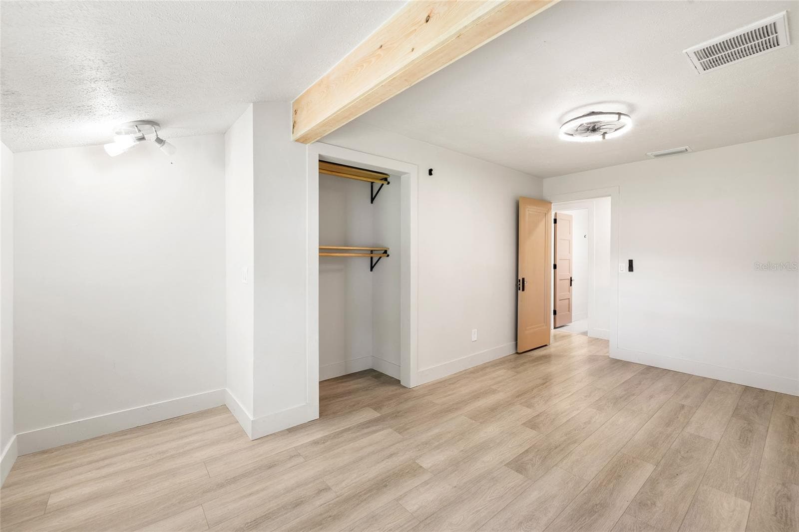 Single Family Residence at 8212 SUNNY VALE PL, TAMPA, photo 27 of 59