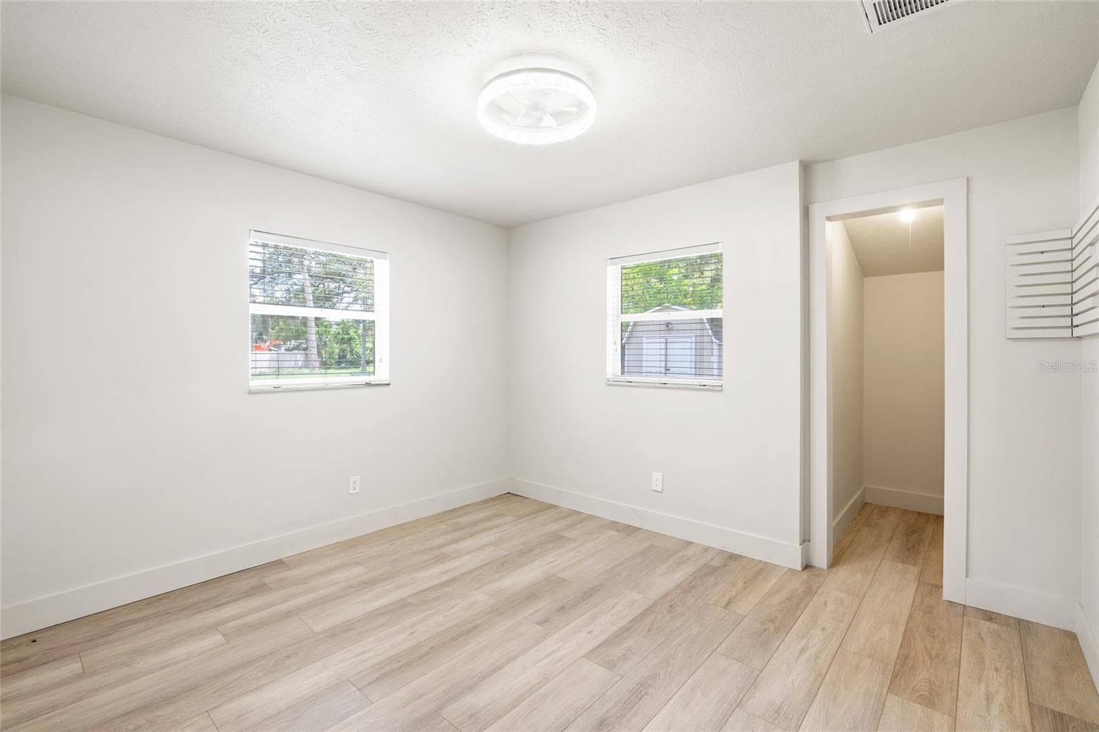 Single Family Residence at 8212 SUNNY VALE PL, TAMPA, photo 28 of 59