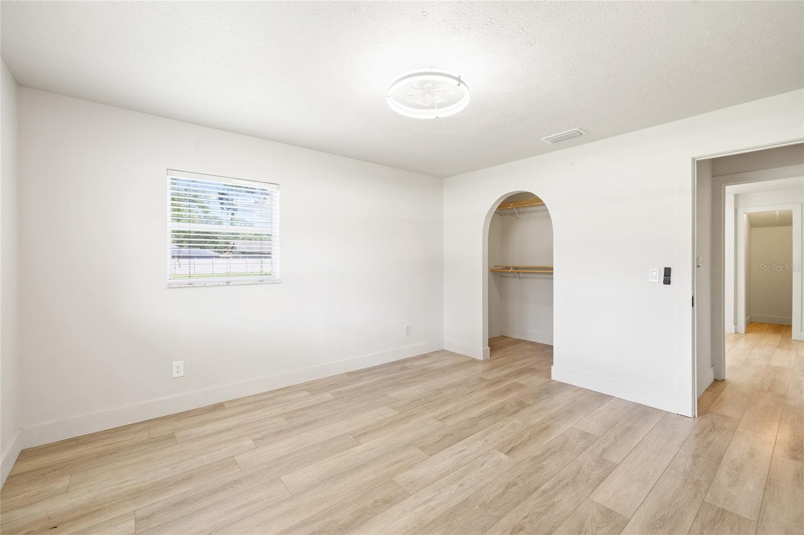 Single Family Residence at 8212 SUNNY VALE PL, TAMPA, photo 33 of 59