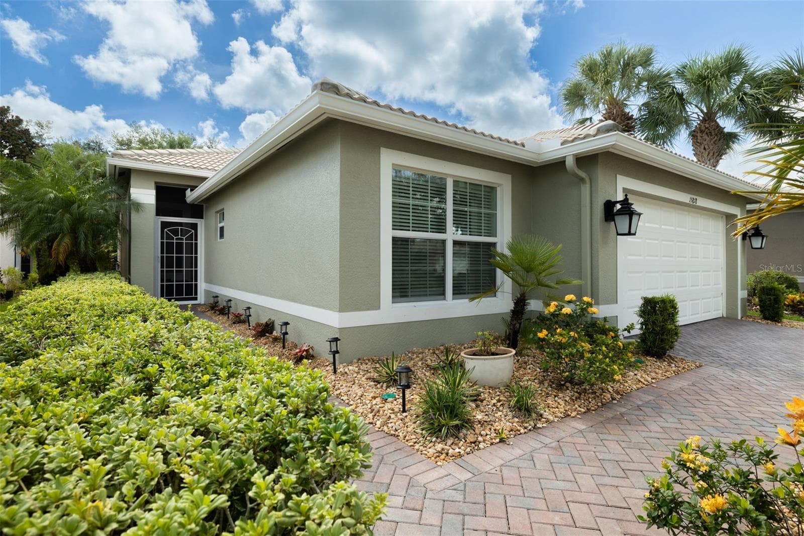 Single Family Residence at 15818 COBBLE MILL DR, WIMAUMA, photo 6 of 97