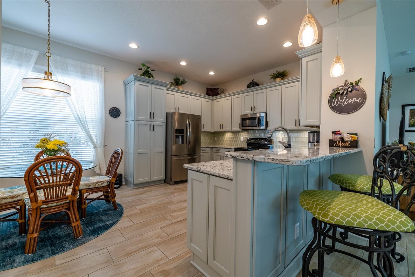 Single Family Residence at 15818 COBBLE MILL DR, WIMAUMA, photo 10 of 97