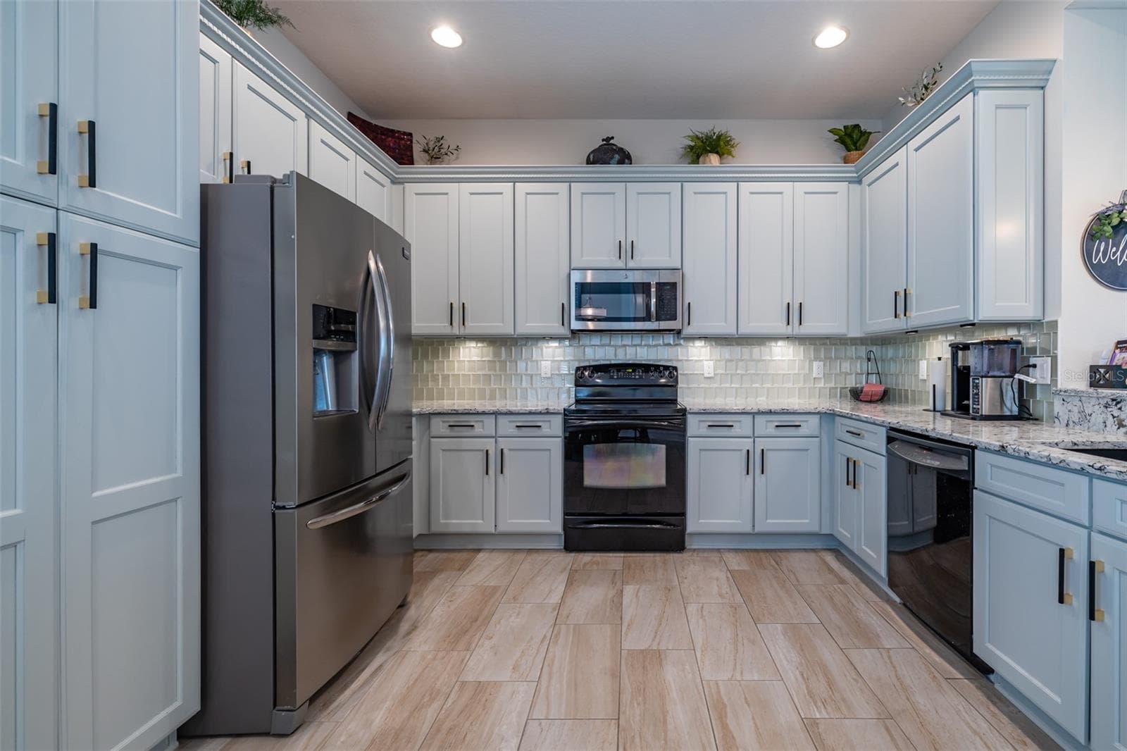 Single Family Residence at 15818 COBBLE MILL DR, WIMAUMA, photo 13 of 97