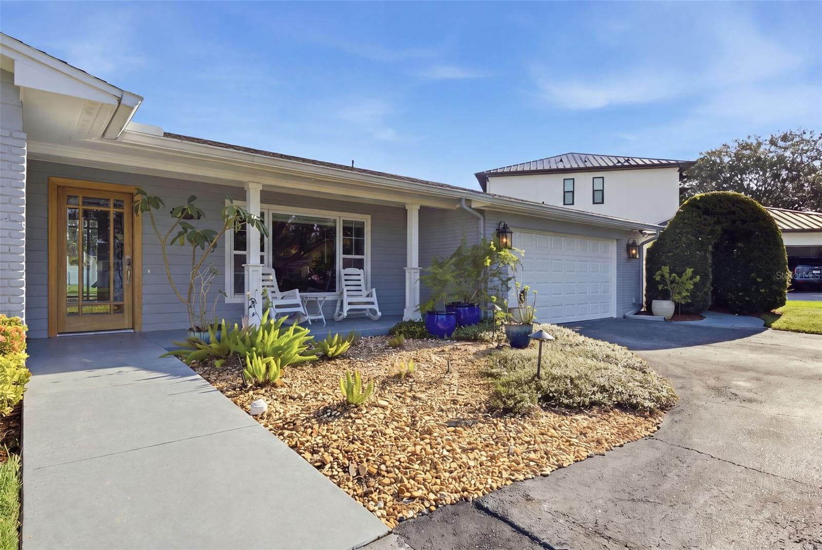 Single Family Residence at 10715 CARROLLWOOD DR, TAMPA, photo 3 of 52