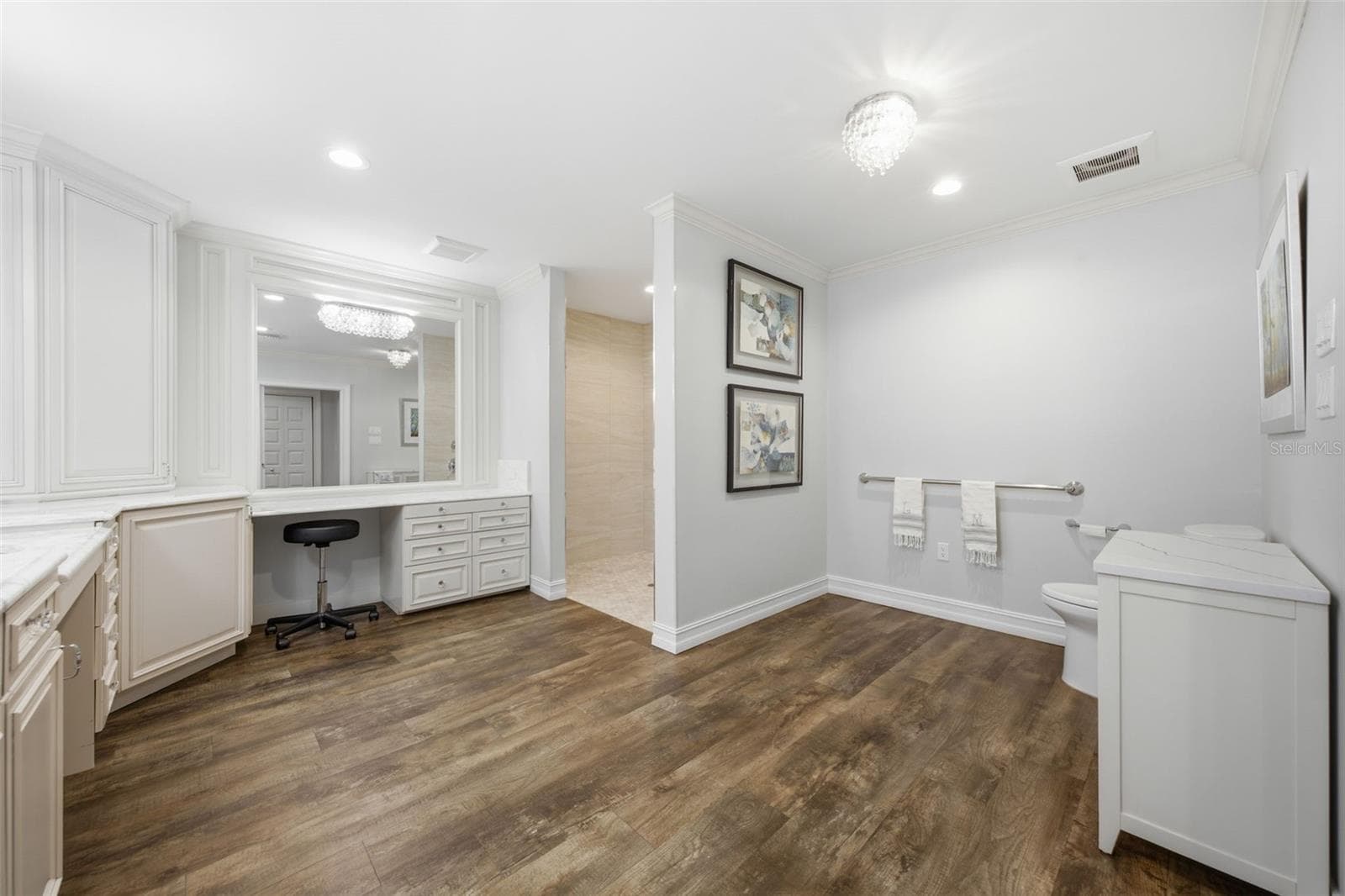 Single Family Residence at 10715 CARROLLWOOD DR, TAMPA, photo 19 of 52