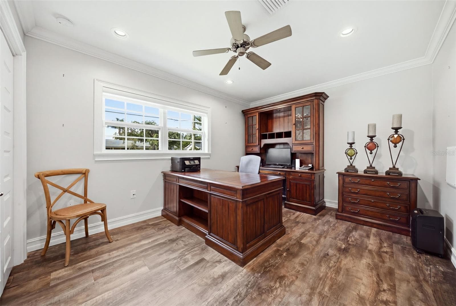 Single Family Residence at 10715 CARROLLWOOD DR, TAMPA, photo 22 of 52