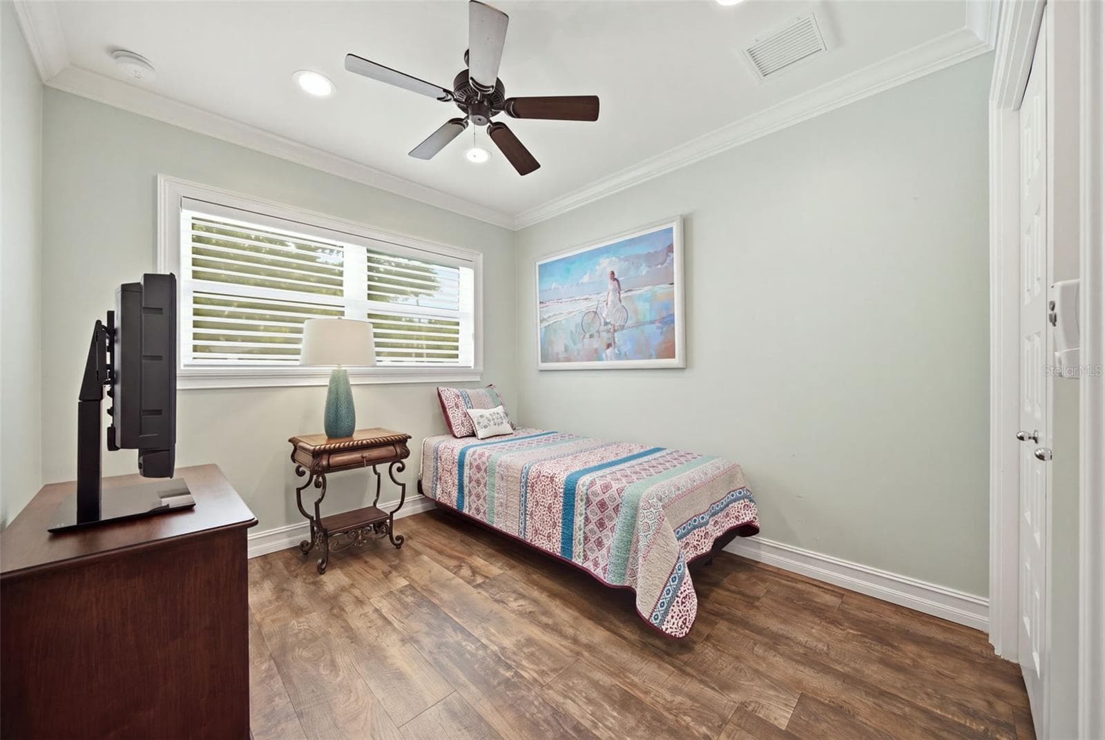 Single Family Residence at 10715 CARROLLWOOD DR, TAMPA, photo 24 of 52