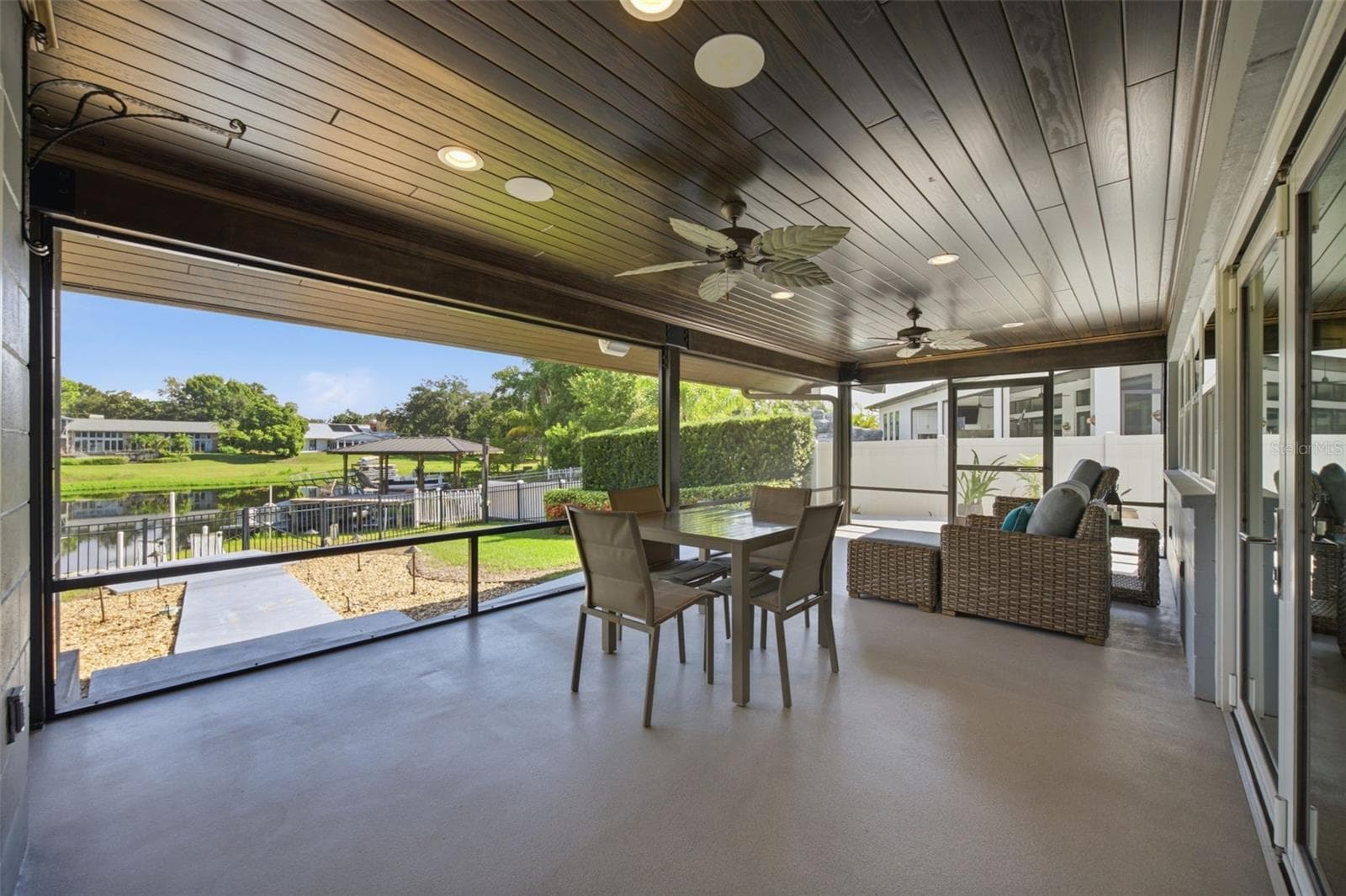 Single Family Residence at 10715 CARROLLWOOD DR, TAMPA, photo 30 of 52