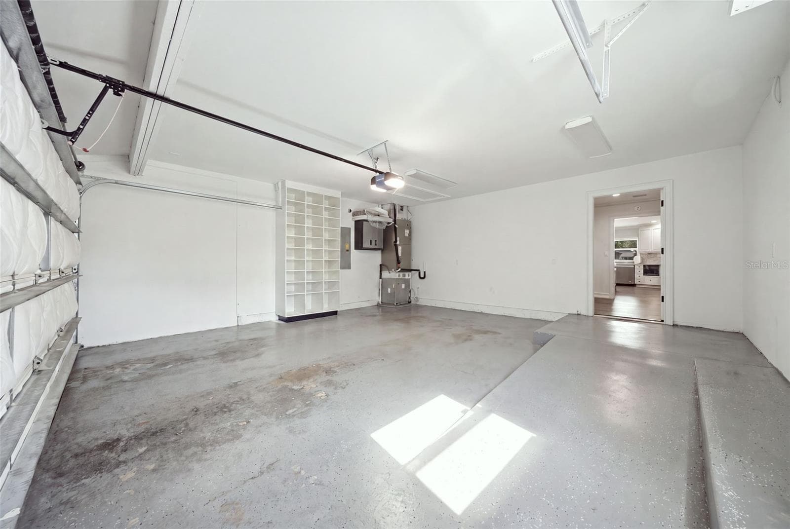 Single Family Residence at 10715 CARROLLWOOD DR, TAMPA, photo 34 of 52