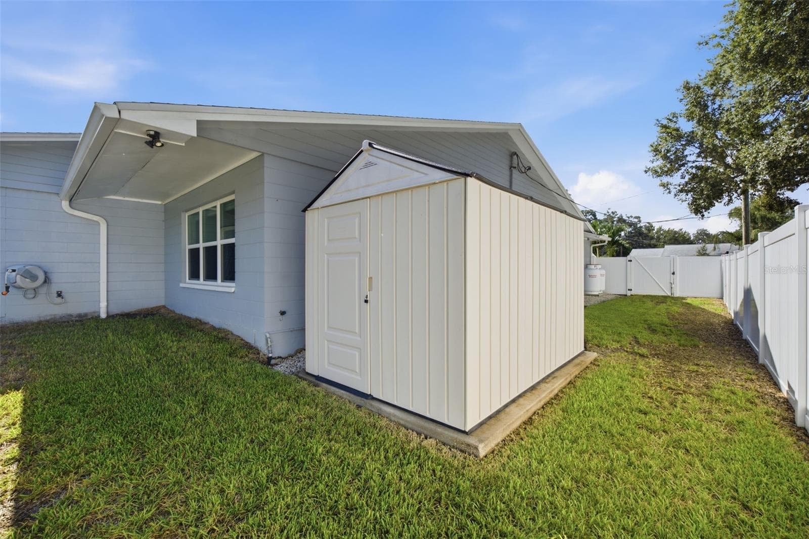 Single Family Residence at 10715 CARROLLWOOD DR, TAMPA, photo 39 of 52