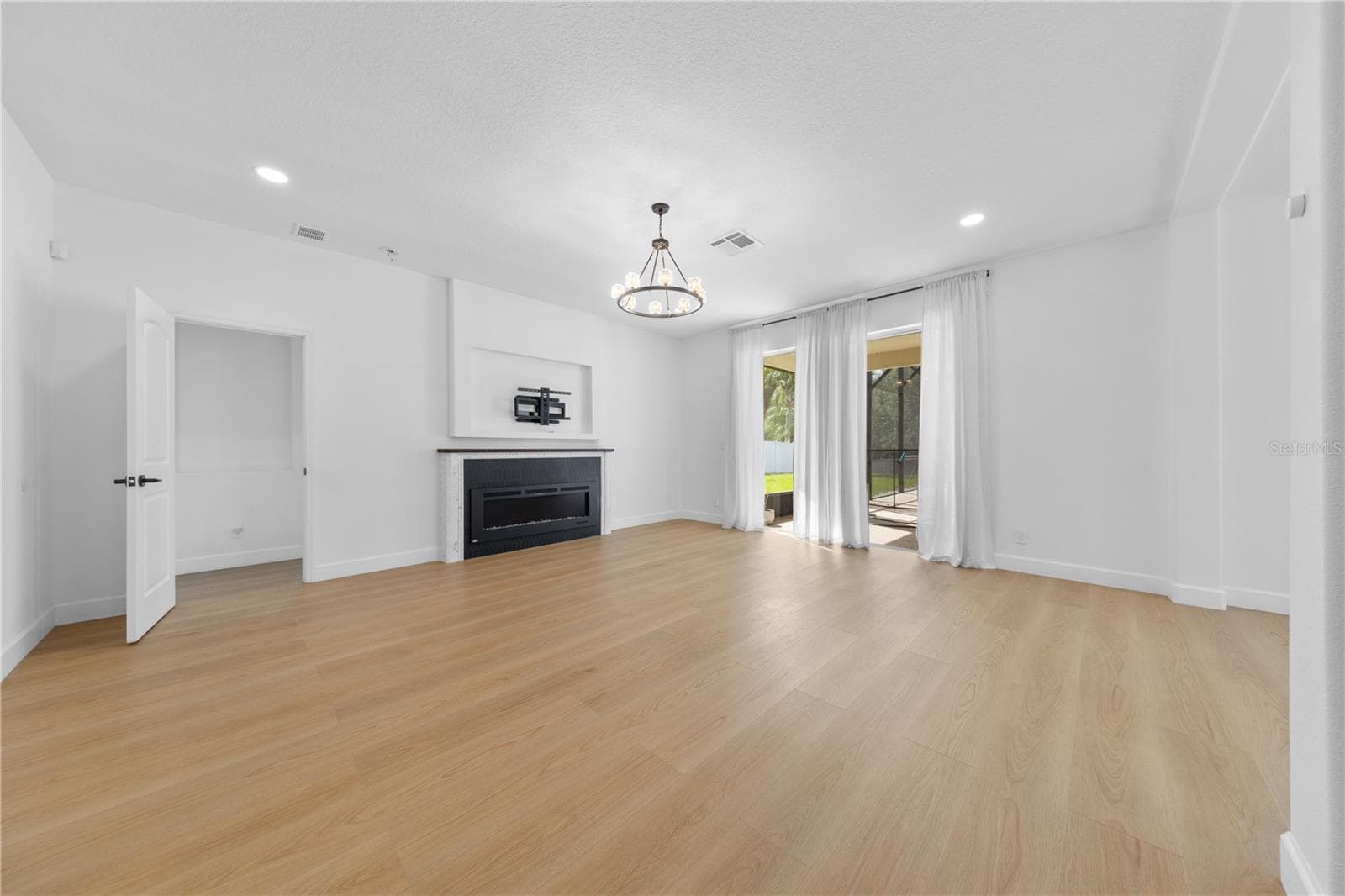 Single Family Residence at 14424 BABYLON WAY, ORLANDO, photo 13 of 88