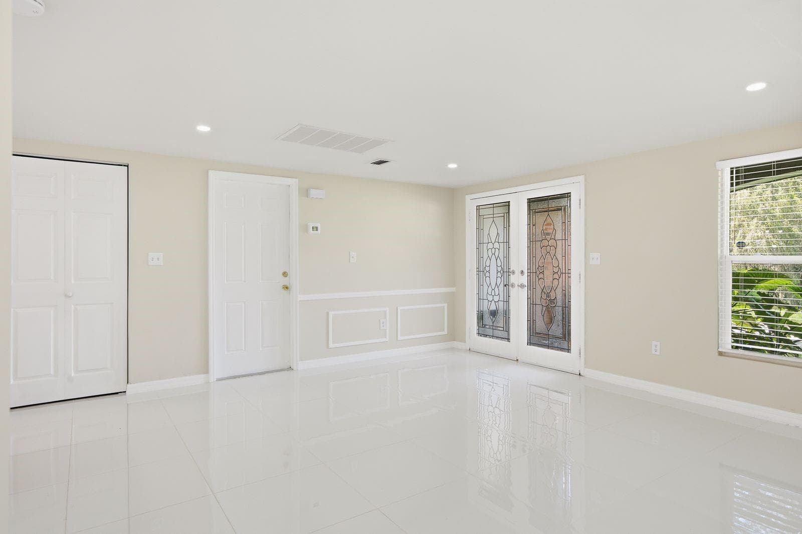 Living Room - 8604 MILL CREEK LN, HUDSON