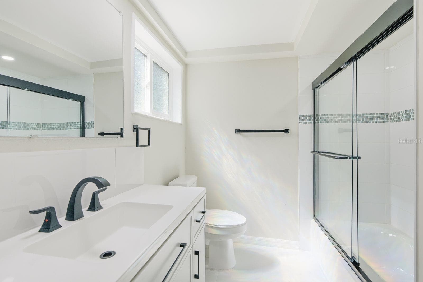 second Bed with ensuite - 8604 MILL CREEK LN, HUDSON