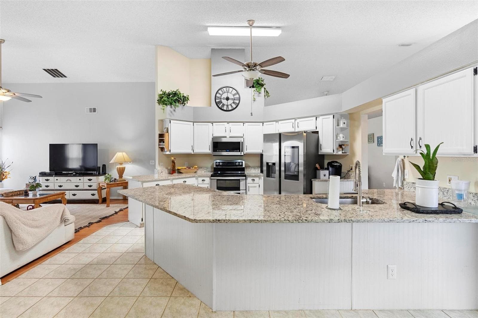 Single Family Residence at 12512 TILLINGHAM CT, ORLANDO, photo 6 of 41