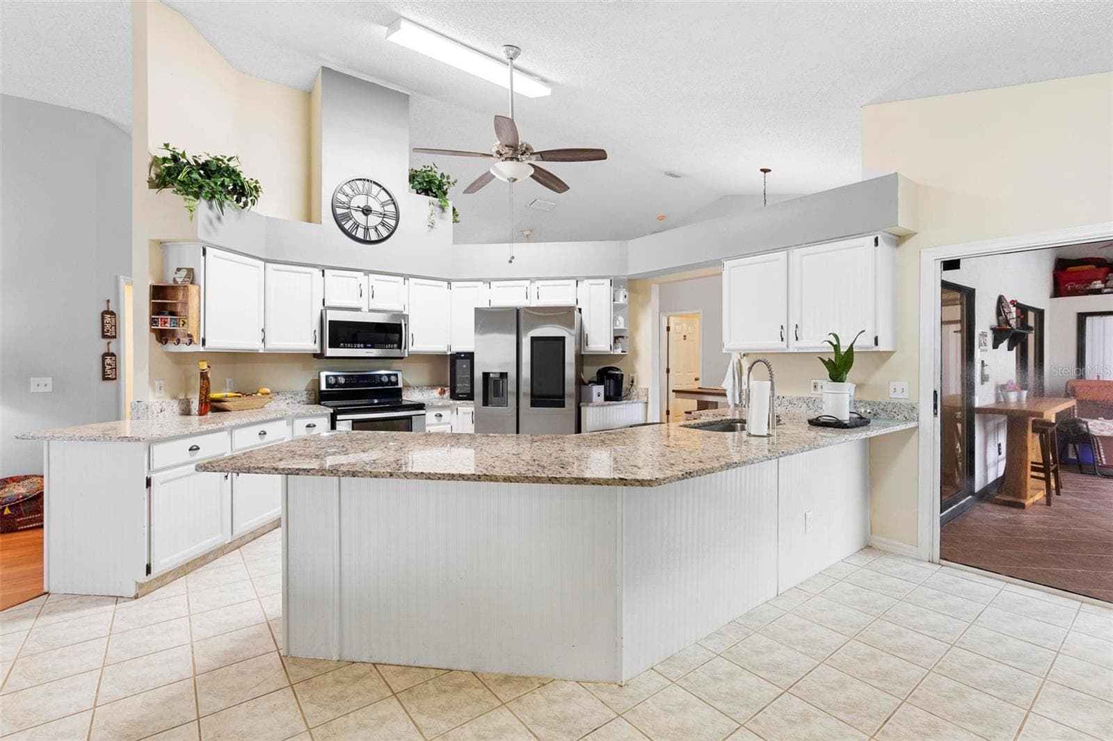 Single Family Residence at 12512 TILLINGHAM CT, ORLANDO, photo 7 of 41