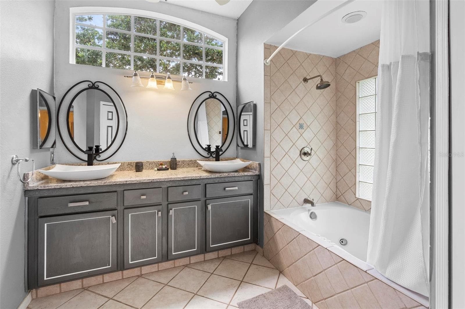 Single Family Residence at 12512 TILLINGHAM CT, ORLANDO, photo 20 of 41