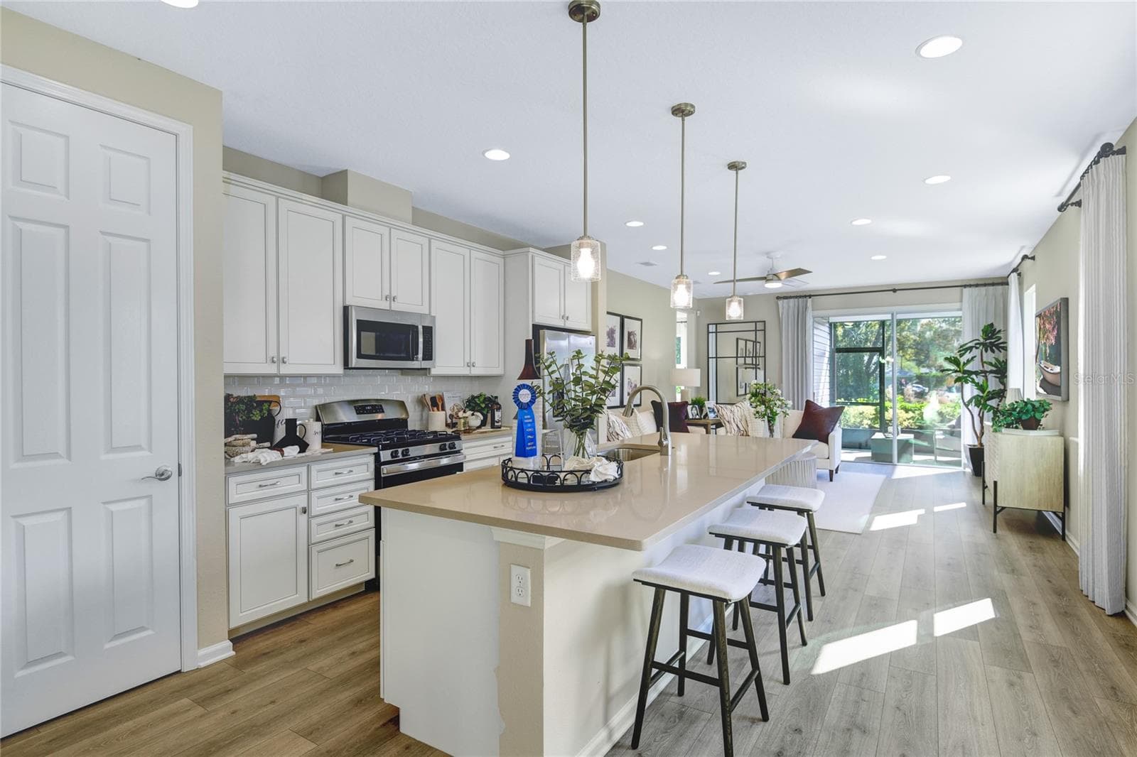 Single Family Residence at 5316 SPRING MAIDEN CIR, APOLLO BEACH, photo 4 of 25
