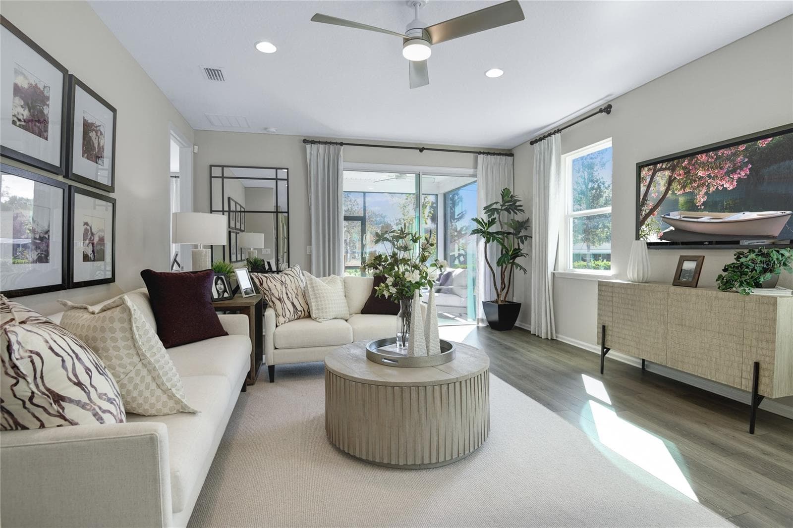 Single Family Residence at 5316 SPRING MAIDEN CIR, APOLLO BEACH, photo 9 of 25