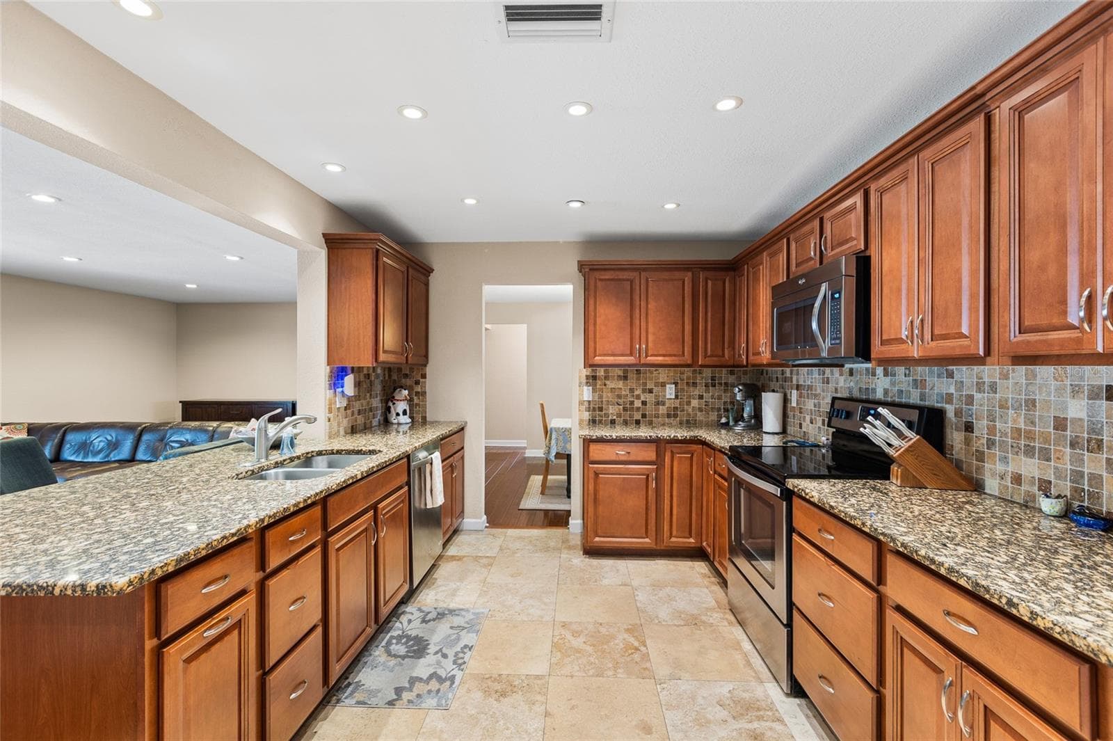 Single Family Residence at 12152 BONNIE TER, SEMINOLE, photo 13 of 53