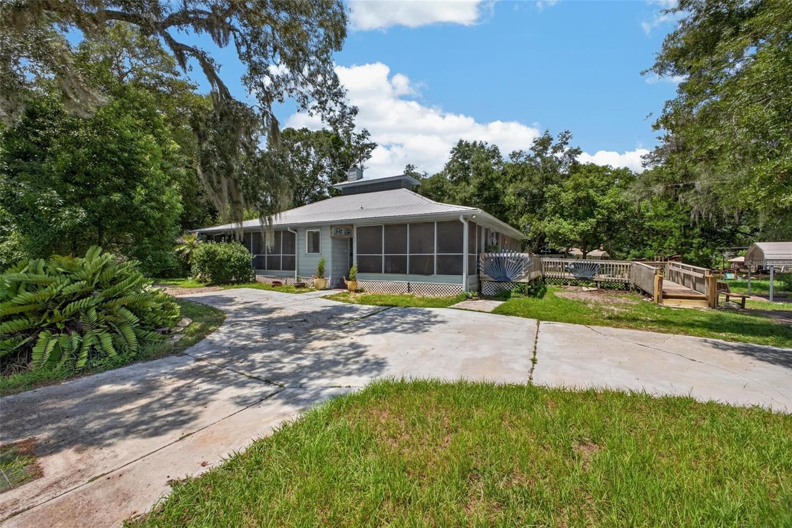Front - 25717 TROON AVE, SORRENTO