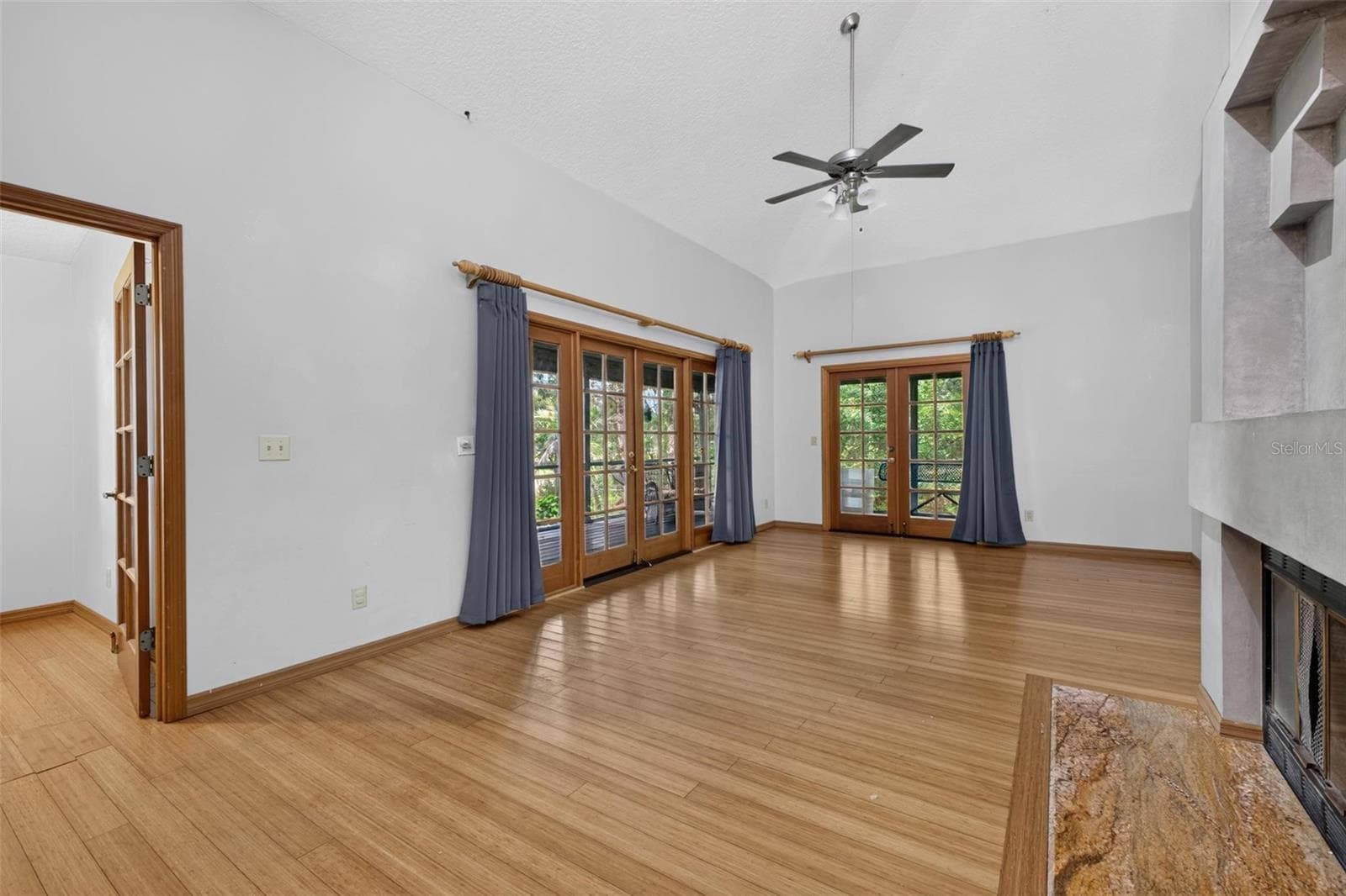 Front Foyer and Living Room - 25717 TROON AVE, SORRENTO