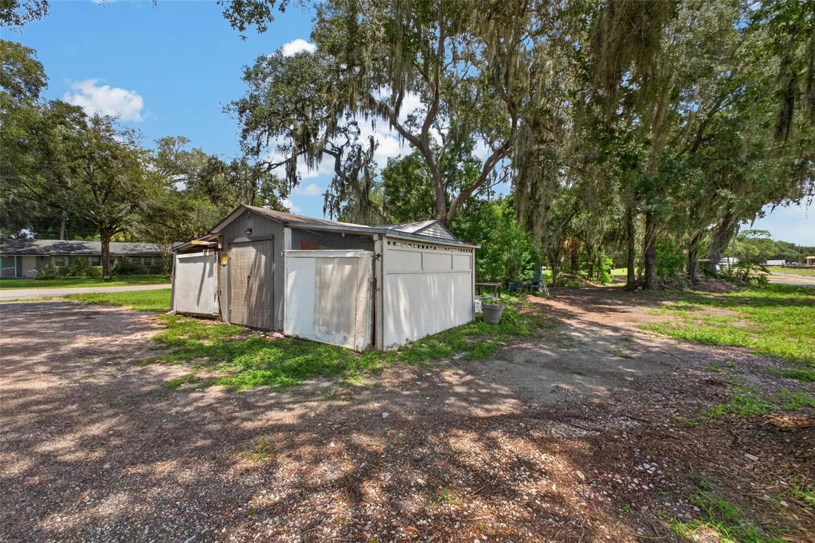 Well house and out building - 25717 TROON AVE, SORRENTO