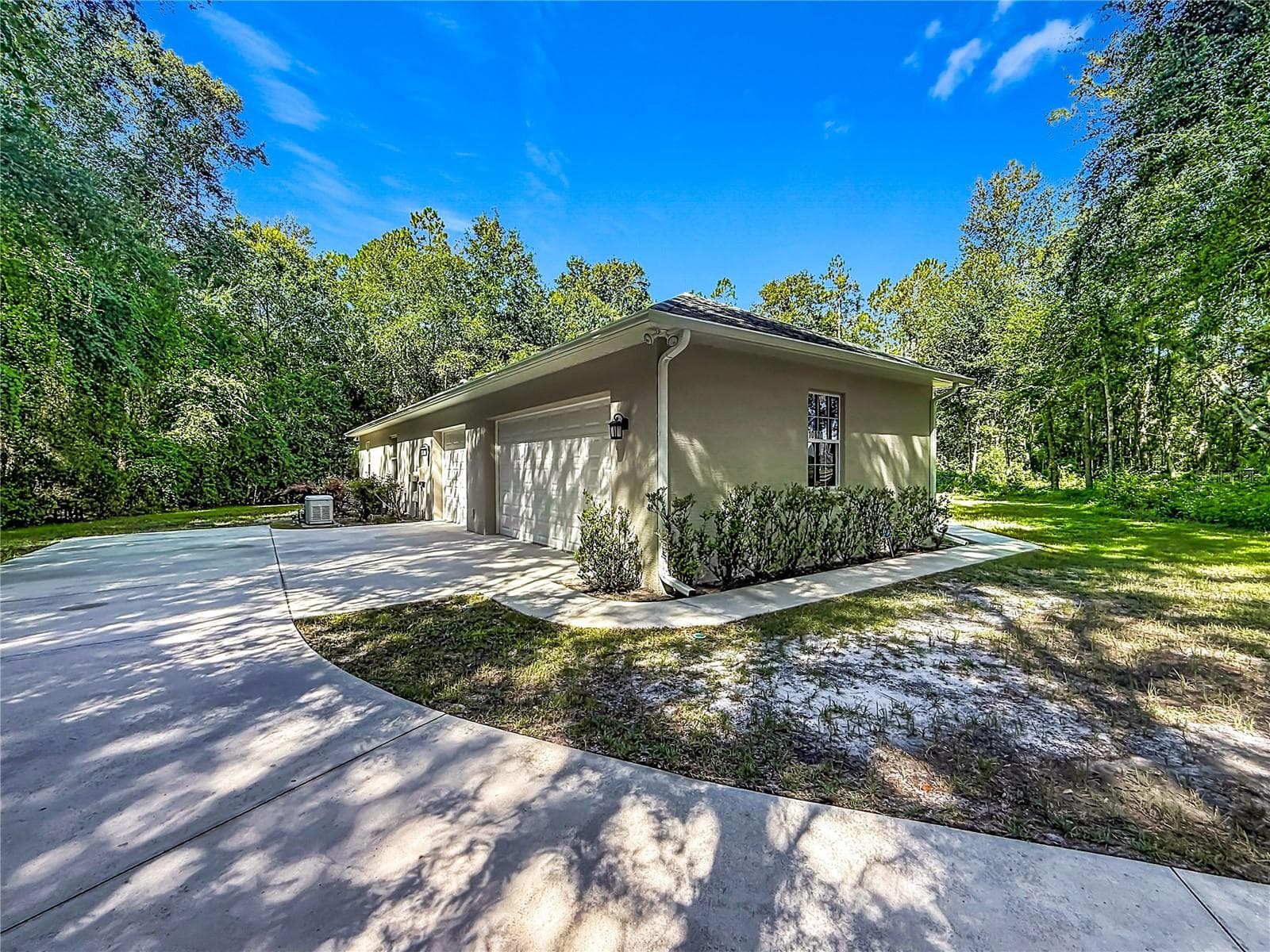 3 Car Garage - 10620 NE 104TH CIR, OXFORD