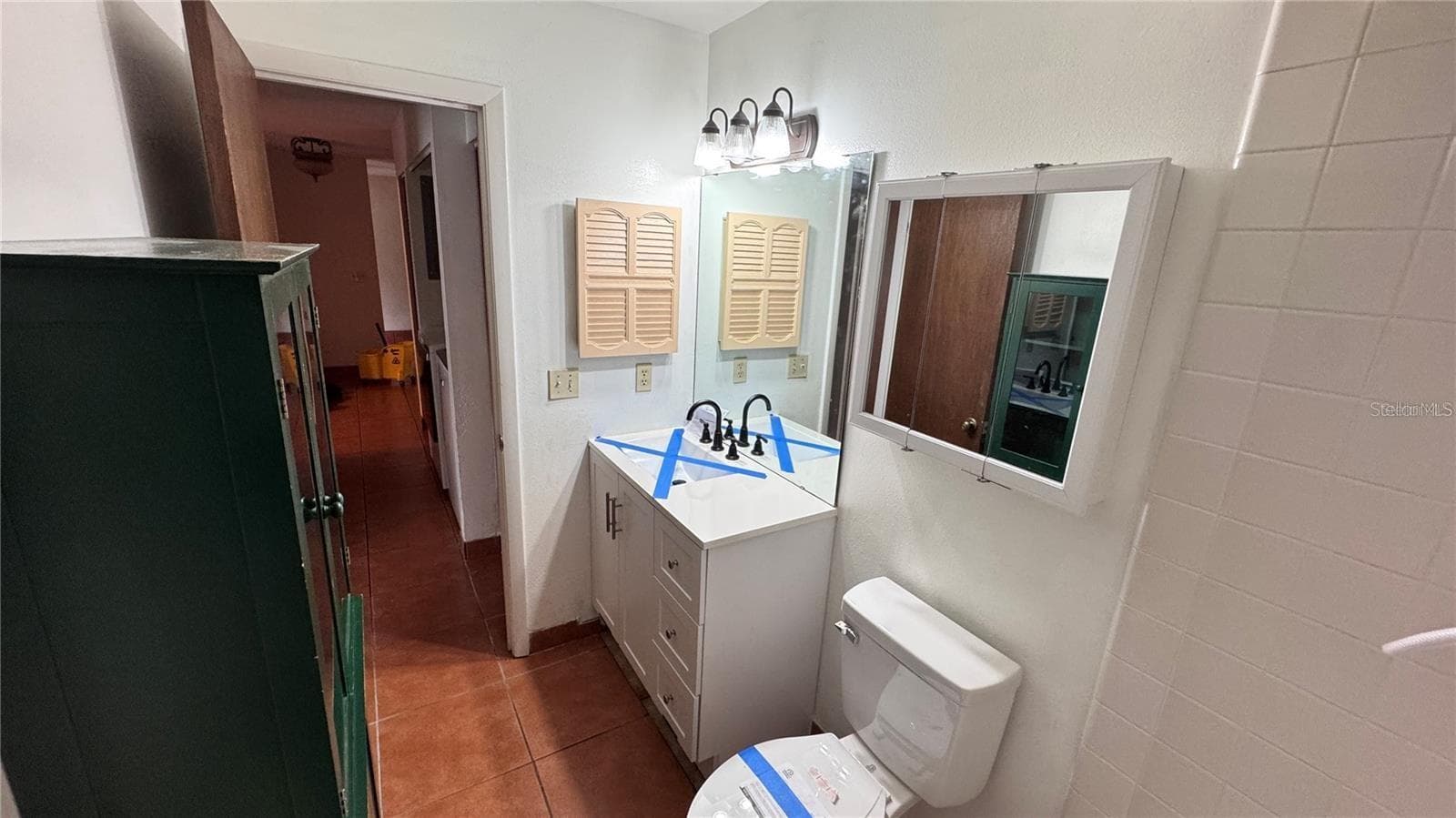 Guest Bath w/New Toilet, Vanity, & Sink - 2657 EXUMA WAY, WINTER PARK