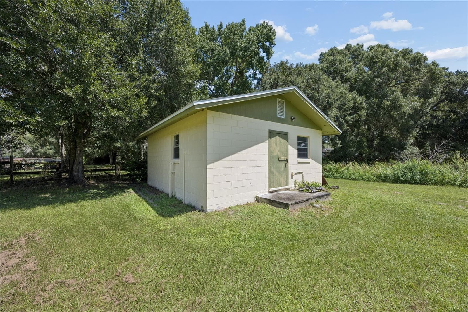 Single Family Residence at 4285 SHAMROCK DR, MIMS, photo 24 of 32