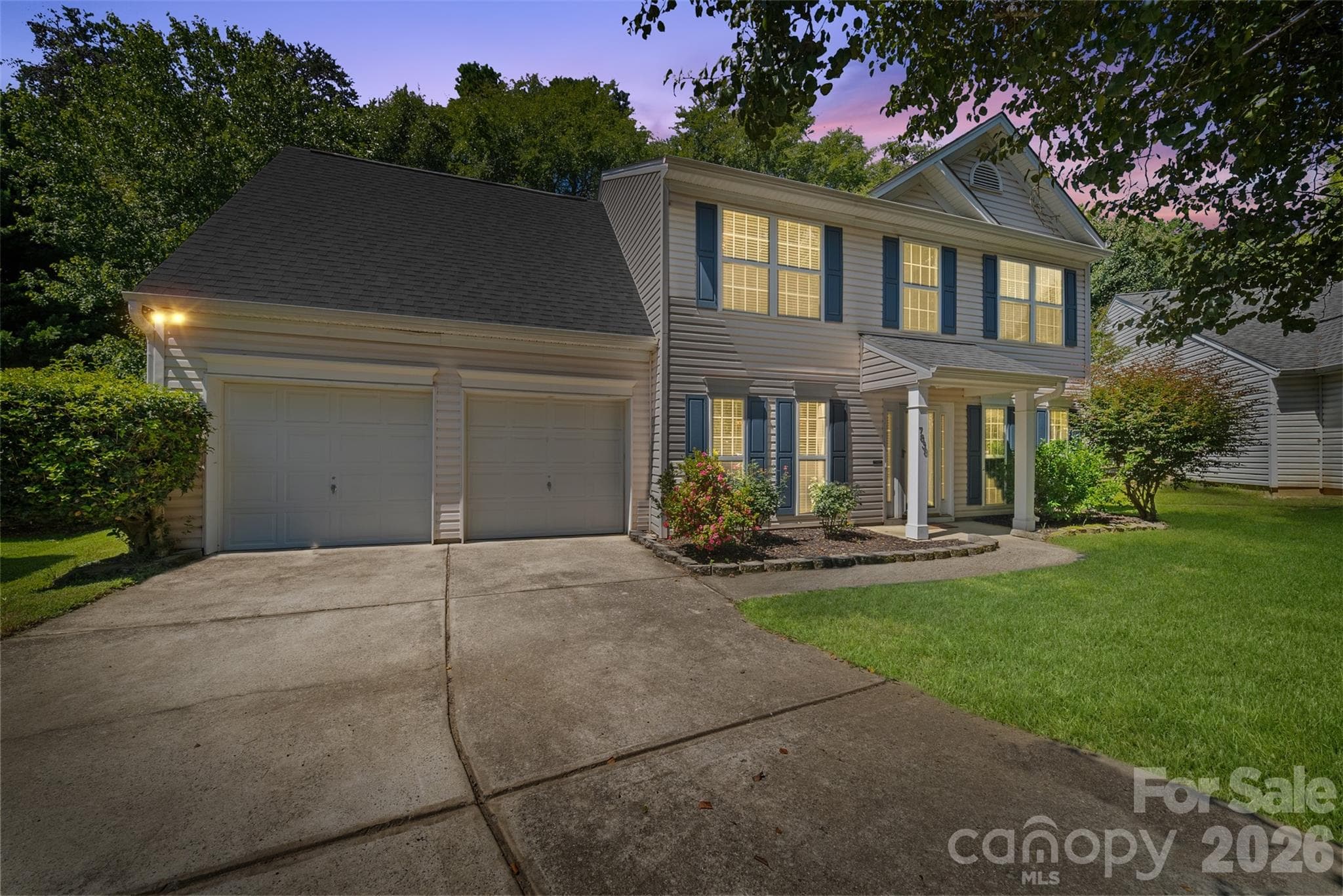 Single Family Residence at 7838 Cafferty Circle, Charlotte, photo 2 of 48