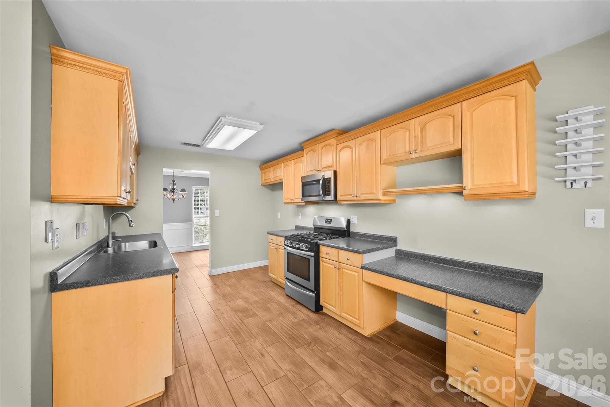 Single Family Residence at 7838 Cafferty Circle, Charlotte, photo 10 of 48