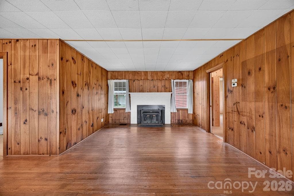 Single Family Residence at 2409 Lucas Street, Hendersonville, photo 11 of 35