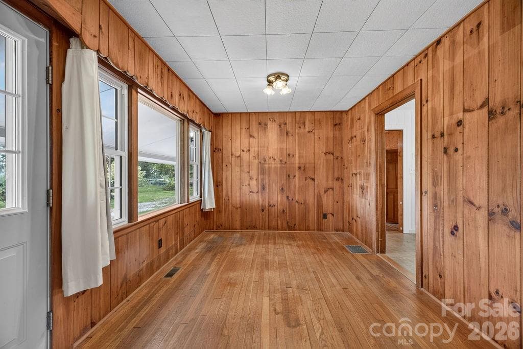 Single Family Residence at 2409 Lucas Street, Hendersonville, photo 14 of 35