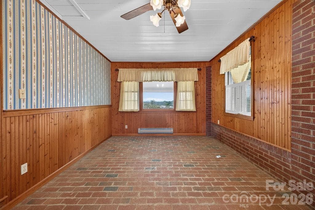 Single Family Residence at 2409 Lucas Street, Hendersonville, photo 23 of 35