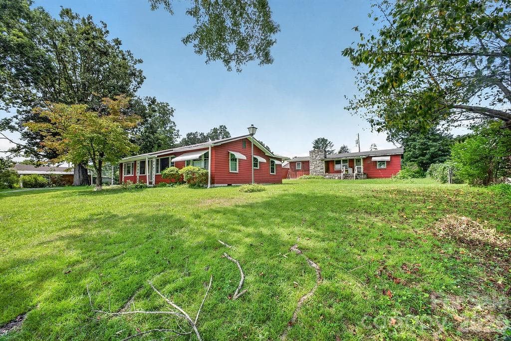Single Family Residence at 2409 Lucas Street, Hendersonville, photo 32 of 35