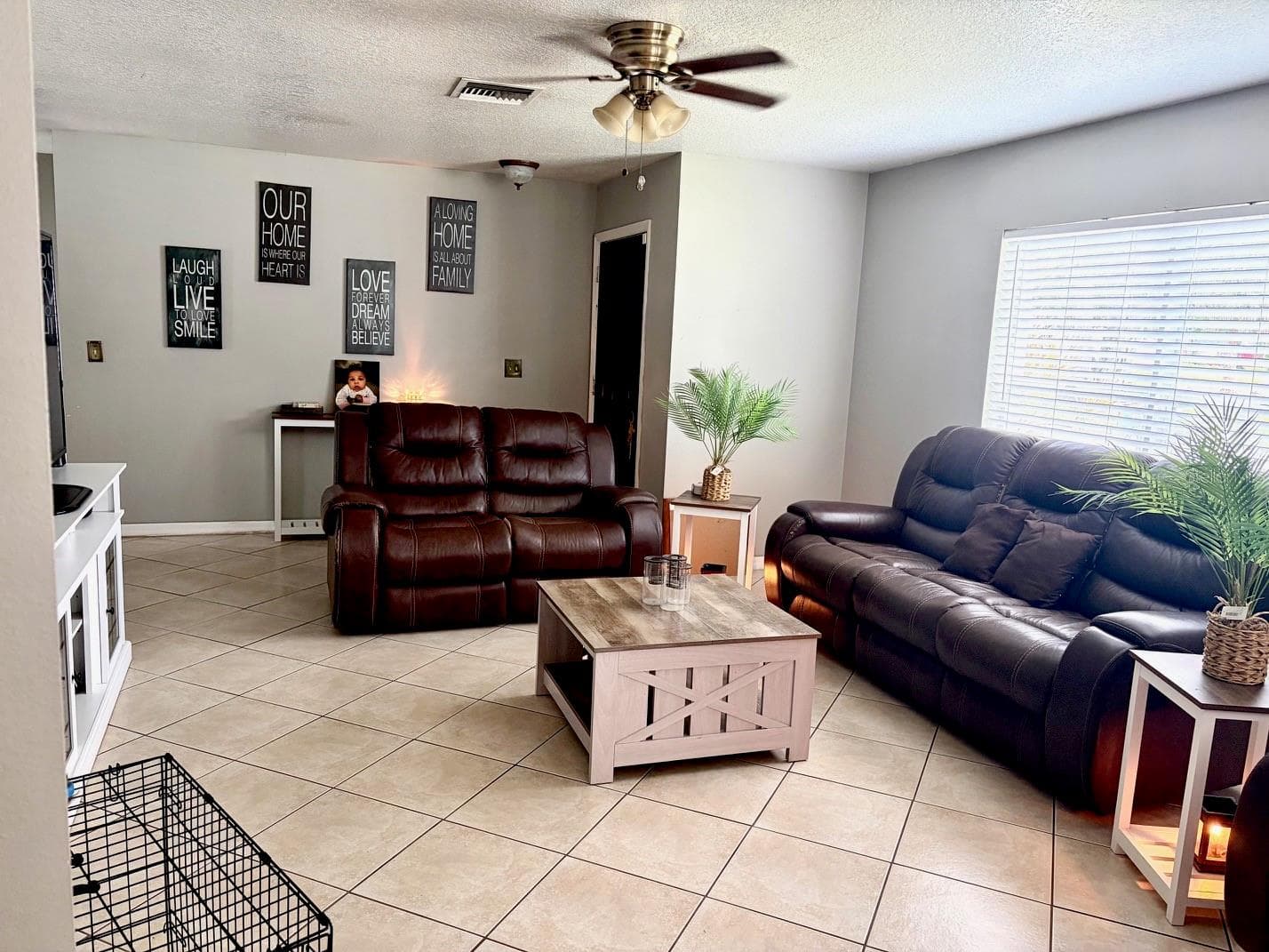 Single Family Residence at 914 NICHOLSON ST, CLEARWATER, photo 4 of 27