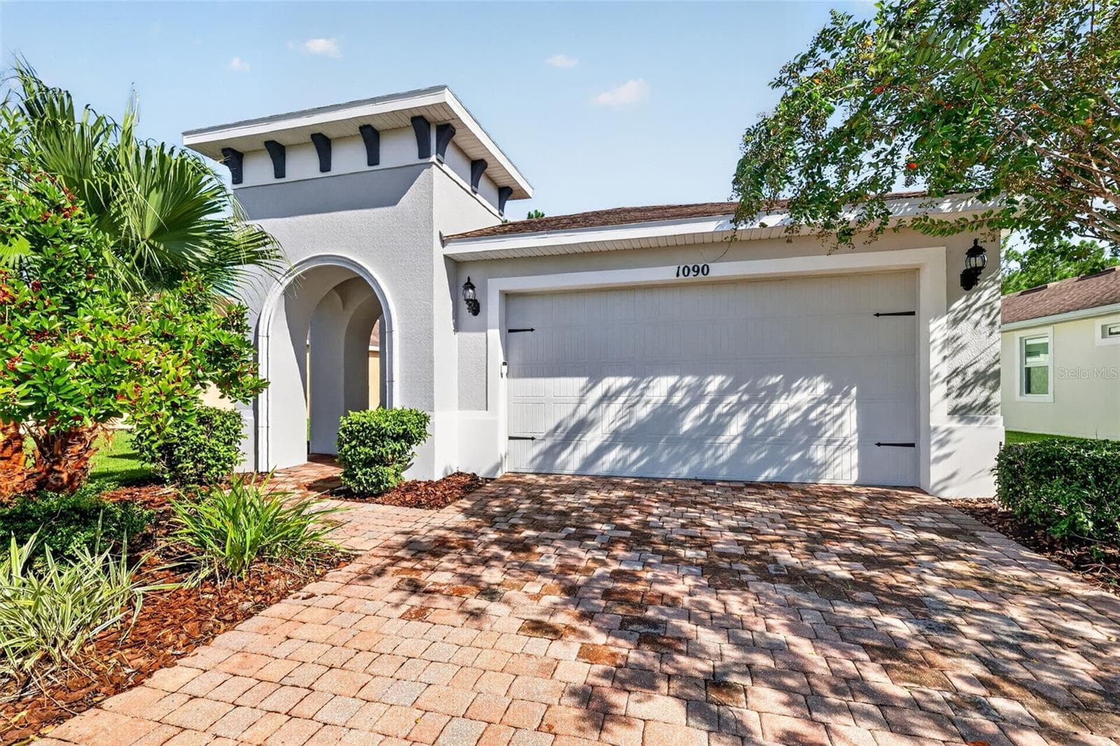 1090 HARBOR RIDGE DR