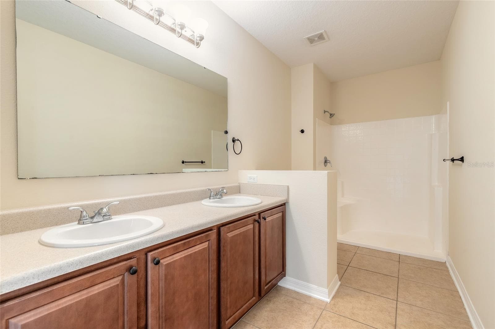 Guest Bath - 3938 SUNSET COVE DR, PORT ORANGE