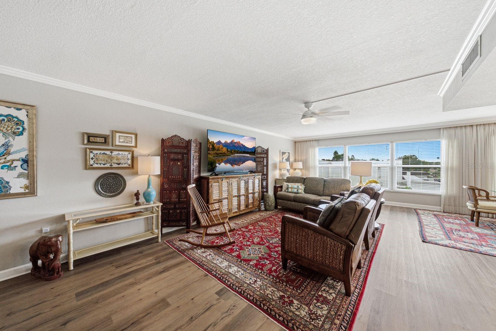 Living room - 1655 S HIGHLAND AVE #I379, CLEARWATER
