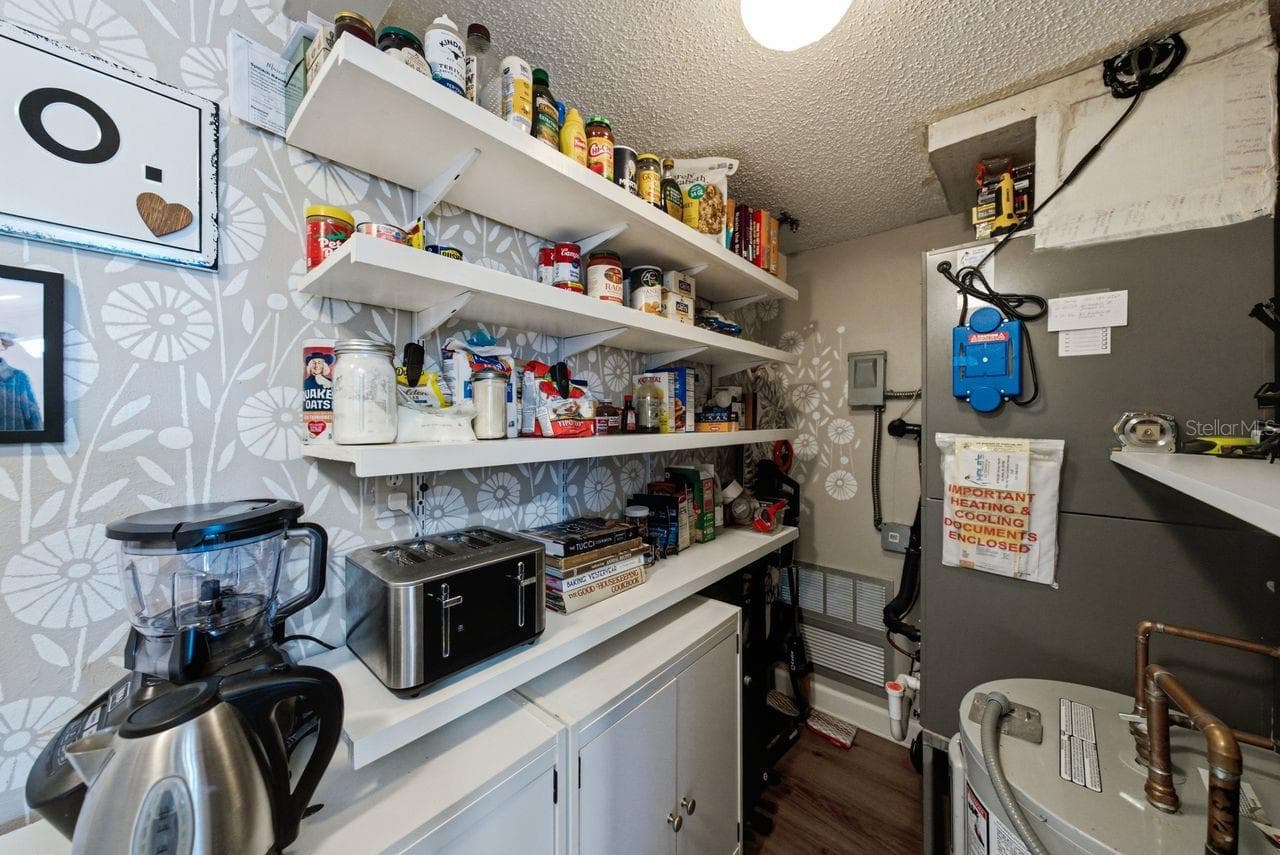 Laundry area is also the pantry - 1655 S HIGHLAND AVE #I379, CLEARWATER