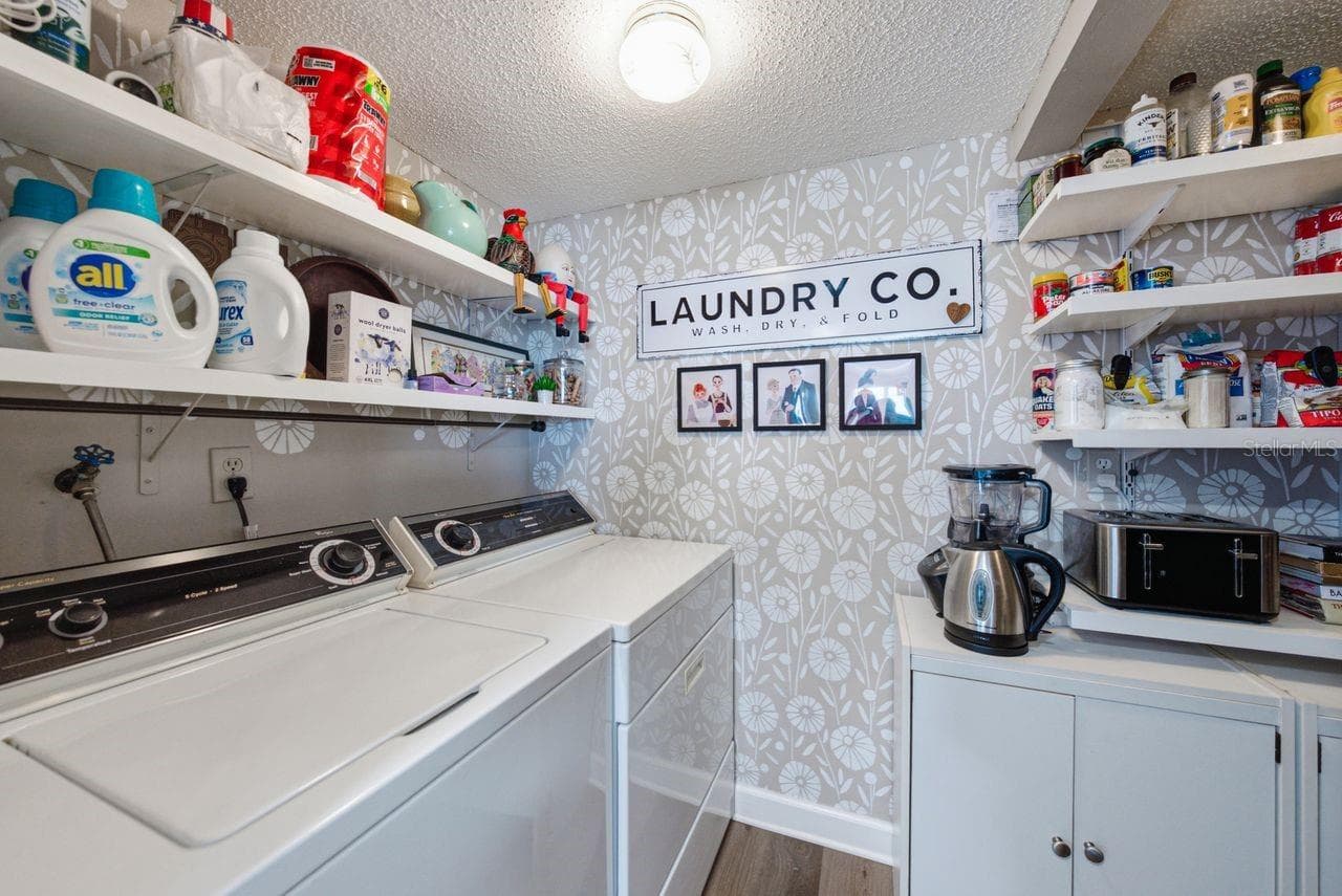 Laundry room off kitchen - 1655 S HIGHLAND AVE #I379, CLEARWATER
