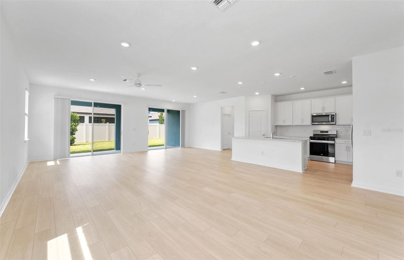 Open Concept Home Design - 37405 CLINCH CIR, ZEPHYRHILLS