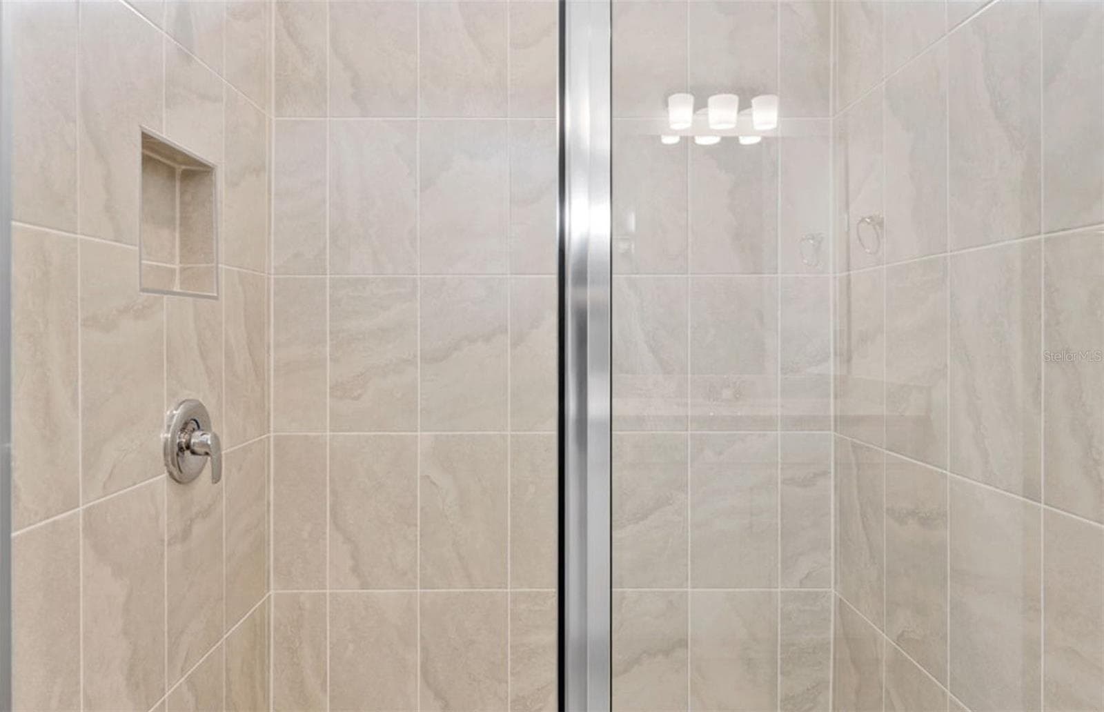 Owner's Walk-in Shower - 37405 CLINCH CIR, ZEPHYRHILLS