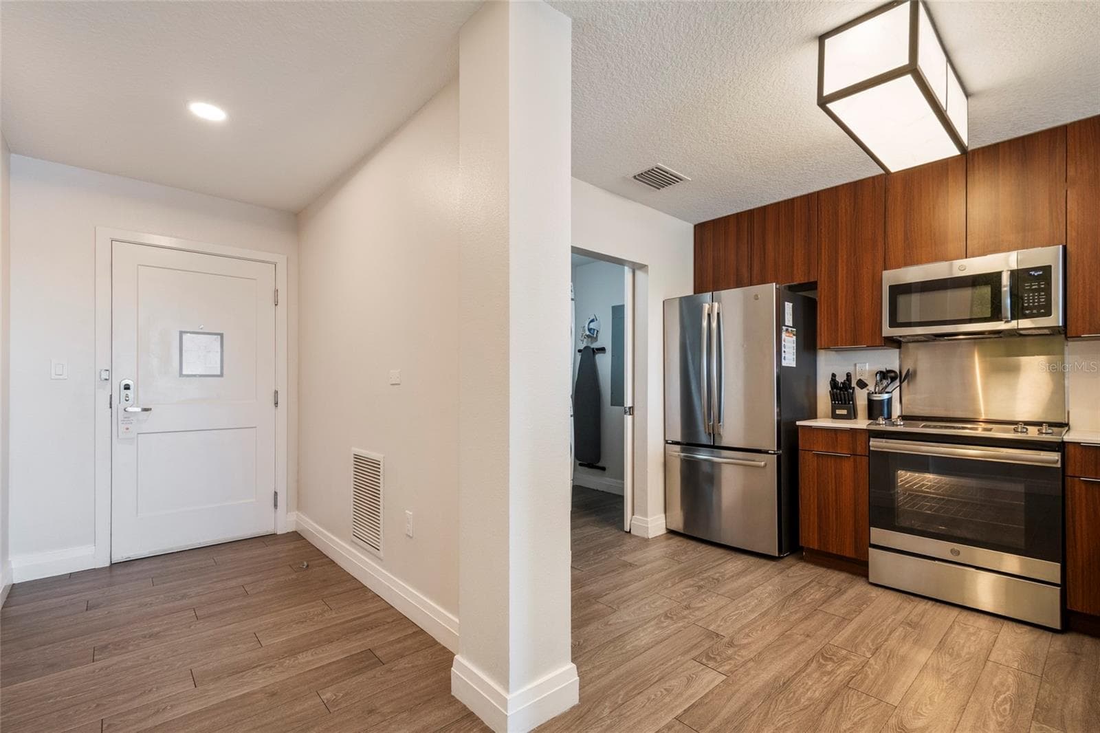 Condo - Hotel at 14501 GROVE RESORT AVE #2542, WINTER GARDEN, photo 25 of 80